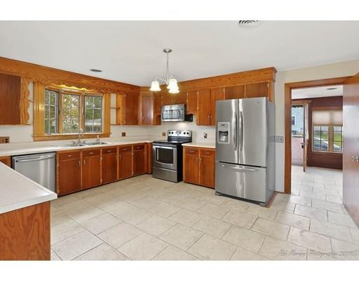 307 Howe Street Methuen, MA 01844 - Photo 6 of 27 Gallery Image 6