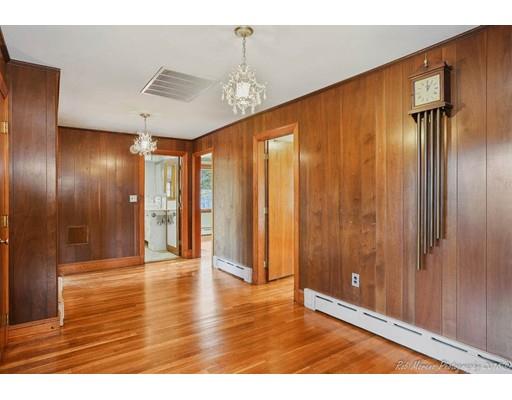 307 Howe Street Methuen, MA 01844 - Photo 9 of 27 Gallery Image 9