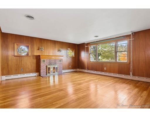 307 Howe Street Methuen, MA 01844 - Photo 10 of 27 Gallery Image 10