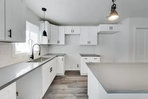 $249,000 | 142 West 156th Place, Harvey, IL 60426