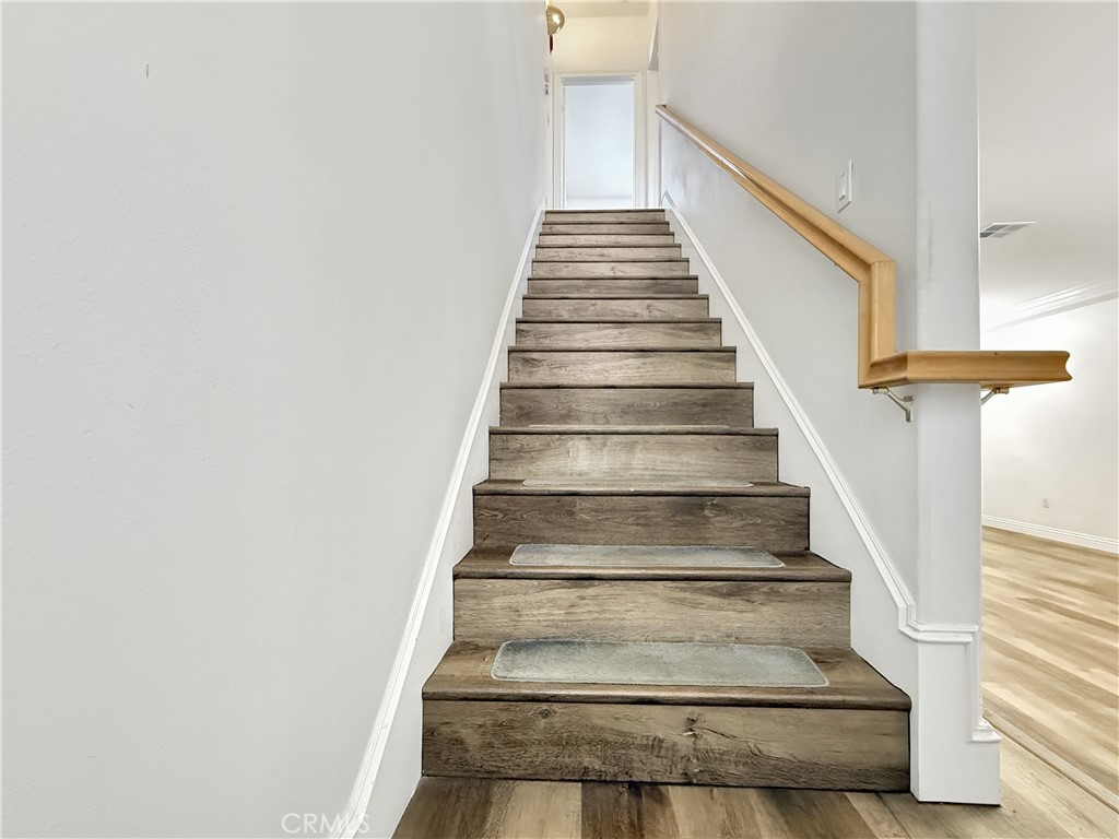 255 North Michigan Avenue, Unit 4 Pasadena, CA 91106 - Photo 11 of 20 a view of entryway