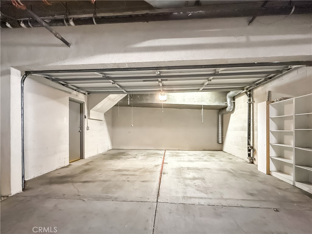 255 North Michigan Avenue, Unit 4 Pasadena, CA 91106 - Photo 19 of 20 a view of a garage