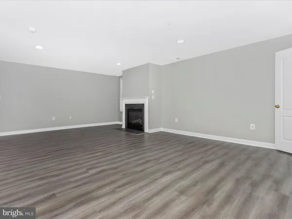 $2,895 | 3526 Carriage Walk Lane, Unit 37D, Laurel, MD 20724