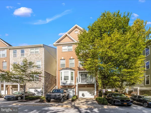 $2,895 | 3526 Carriage Walk Lane, Unit 37D, Laurel, MD 20724