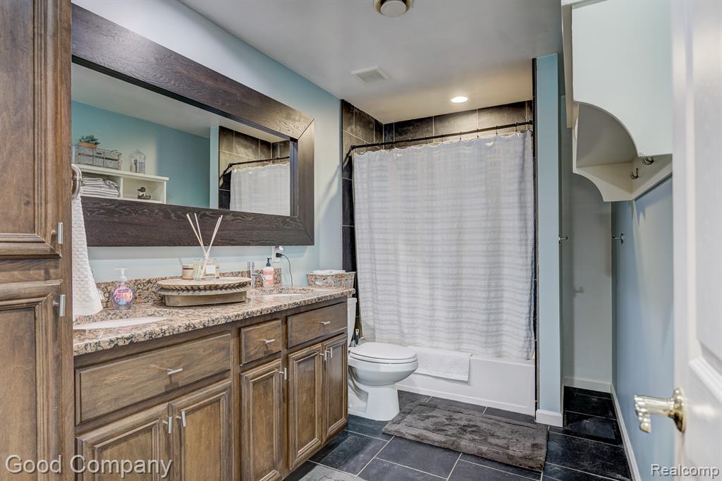 15925 West 14 Mile Road Franklin, MI 48025 - Photo 21 of 29