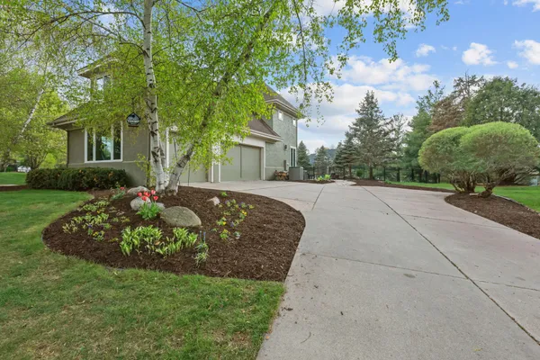 $1,199,000 | 3380 Pioneer Place, Stillwater, MN 55082