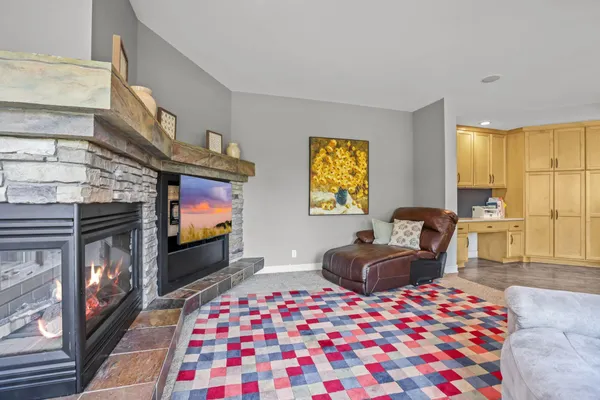 $1,199,000 | 3380 Pioneer Place, Stillwater, MN 55082