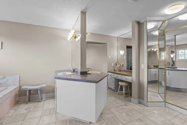 $1,199,000 | 3380 Pioneer Place, Stillwater, MN 55082