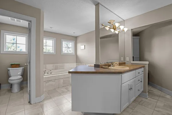 $1,199,000 | 3380 Pioneer Place, Stillwater, MN 55082