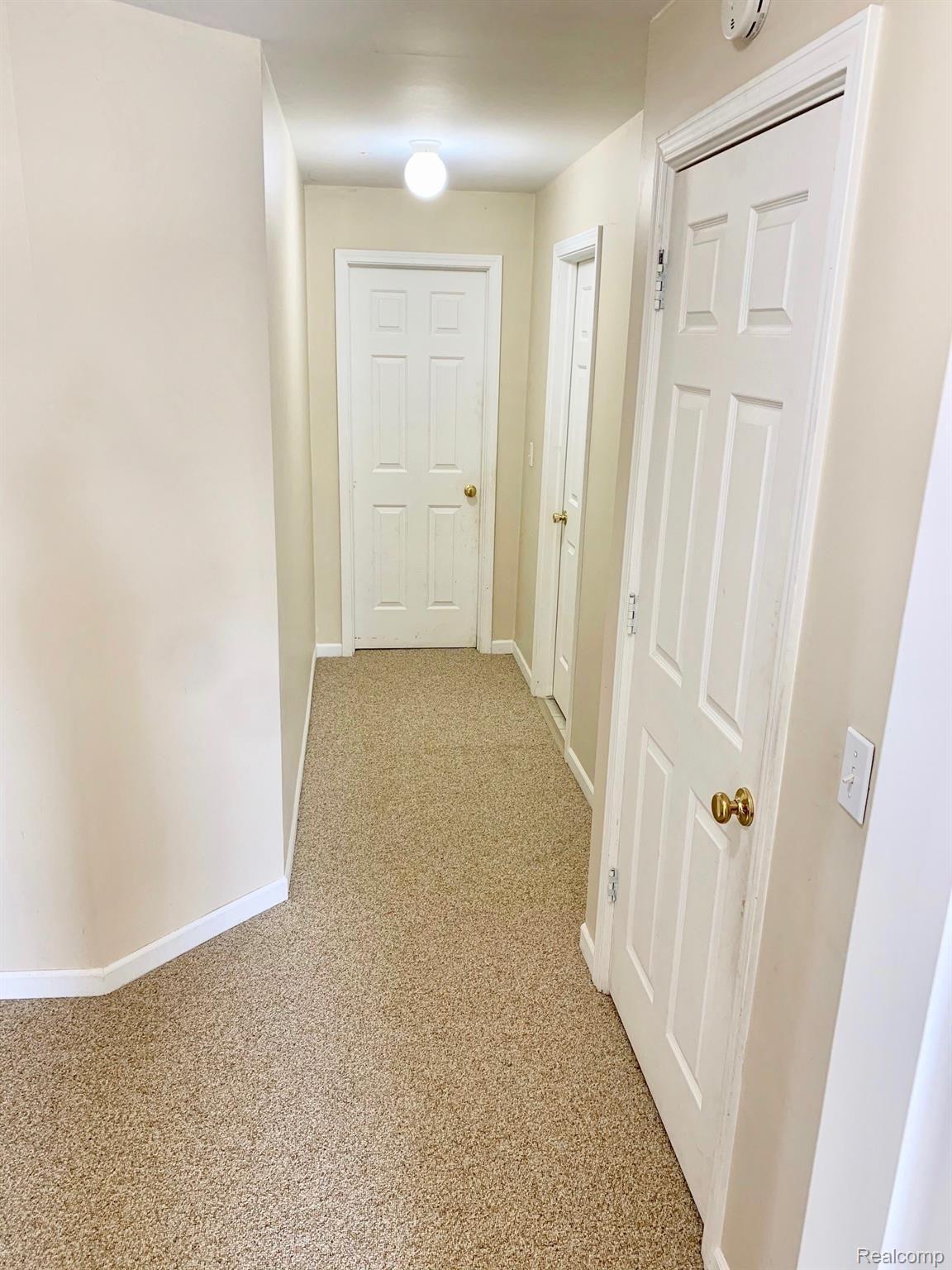 14114 Torrey Road Fenton, MI 48430 - Photo 65 of 82 upstairshall.jpeg