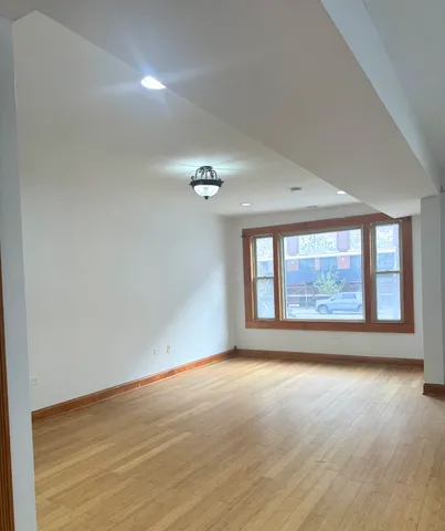 $3,400 | 1814 West Pershing Road, Chicago, IL 60609