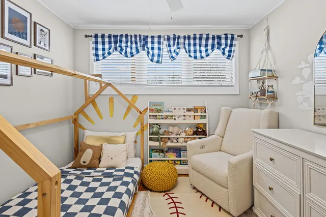 $3,100 | 42 West Taylor Road, Lombard, IL 60148