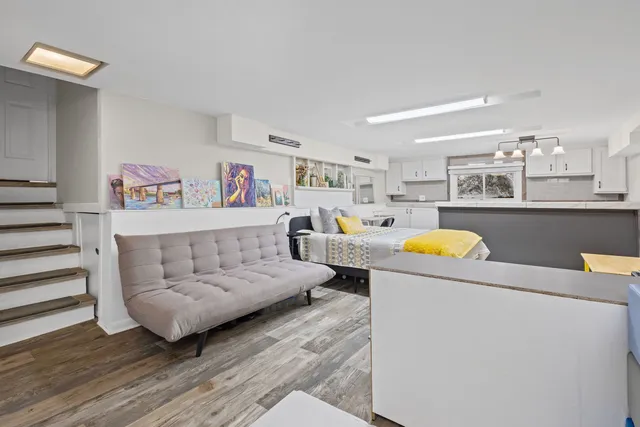 $3,100 | 42 West Taylor Road, Lombard, IL 60148