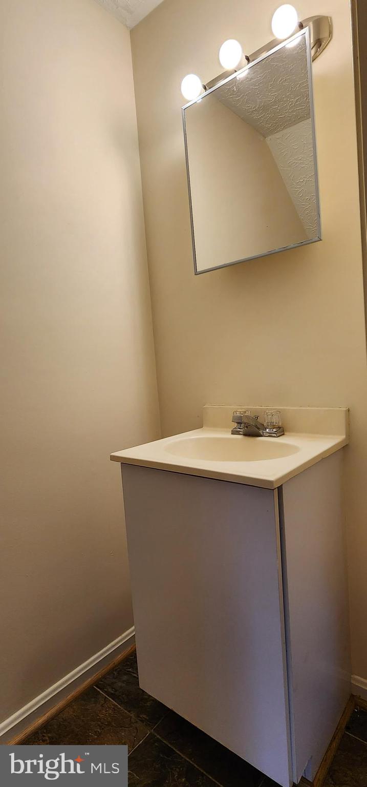140 Brunswick Road Stephens City, VA 22655 - Photo 17 of 29 Main level half bath.