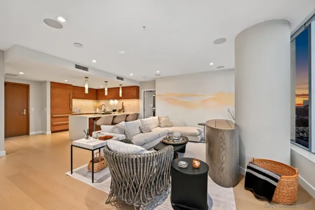 $8,000 | 888 West E Street, Unit 1503, San Diego, CA 92101