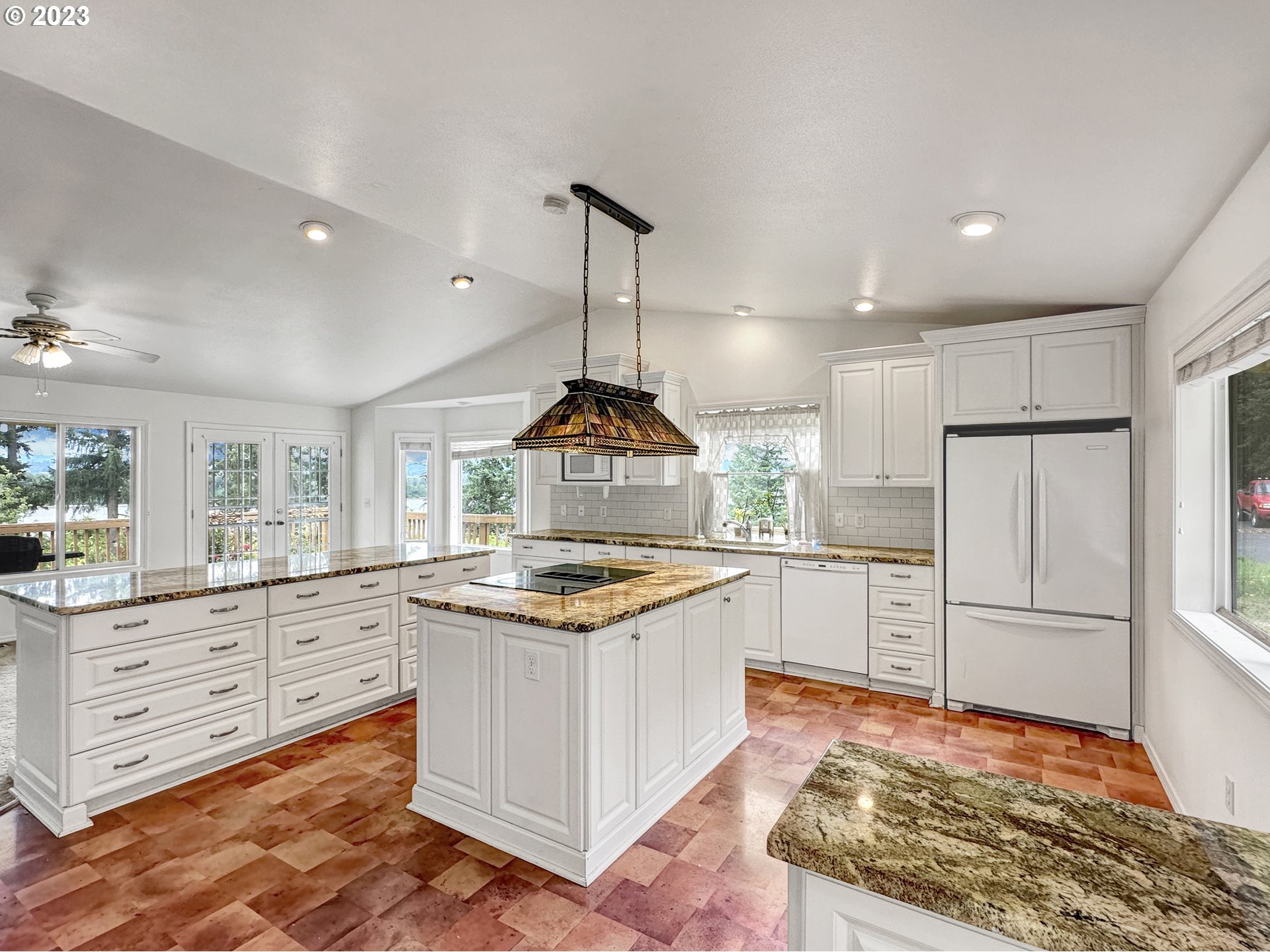 353 Dupont Road Kalama, WA 98625 - Photo 12 of 48 Kitchen/Nook