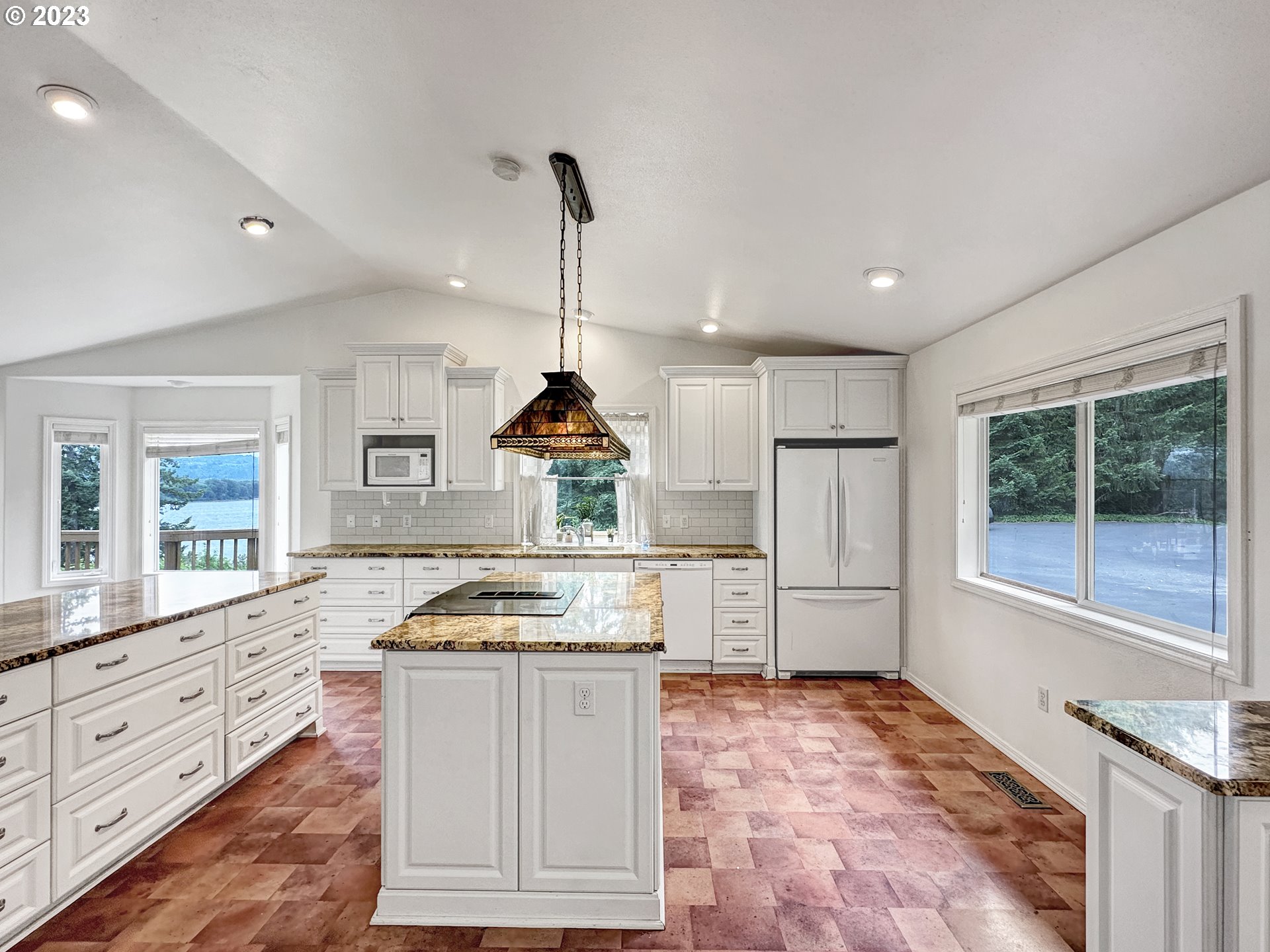 353 Dupont Road Kalama, WA 98625 - Photo 13 of 48 Kitchen