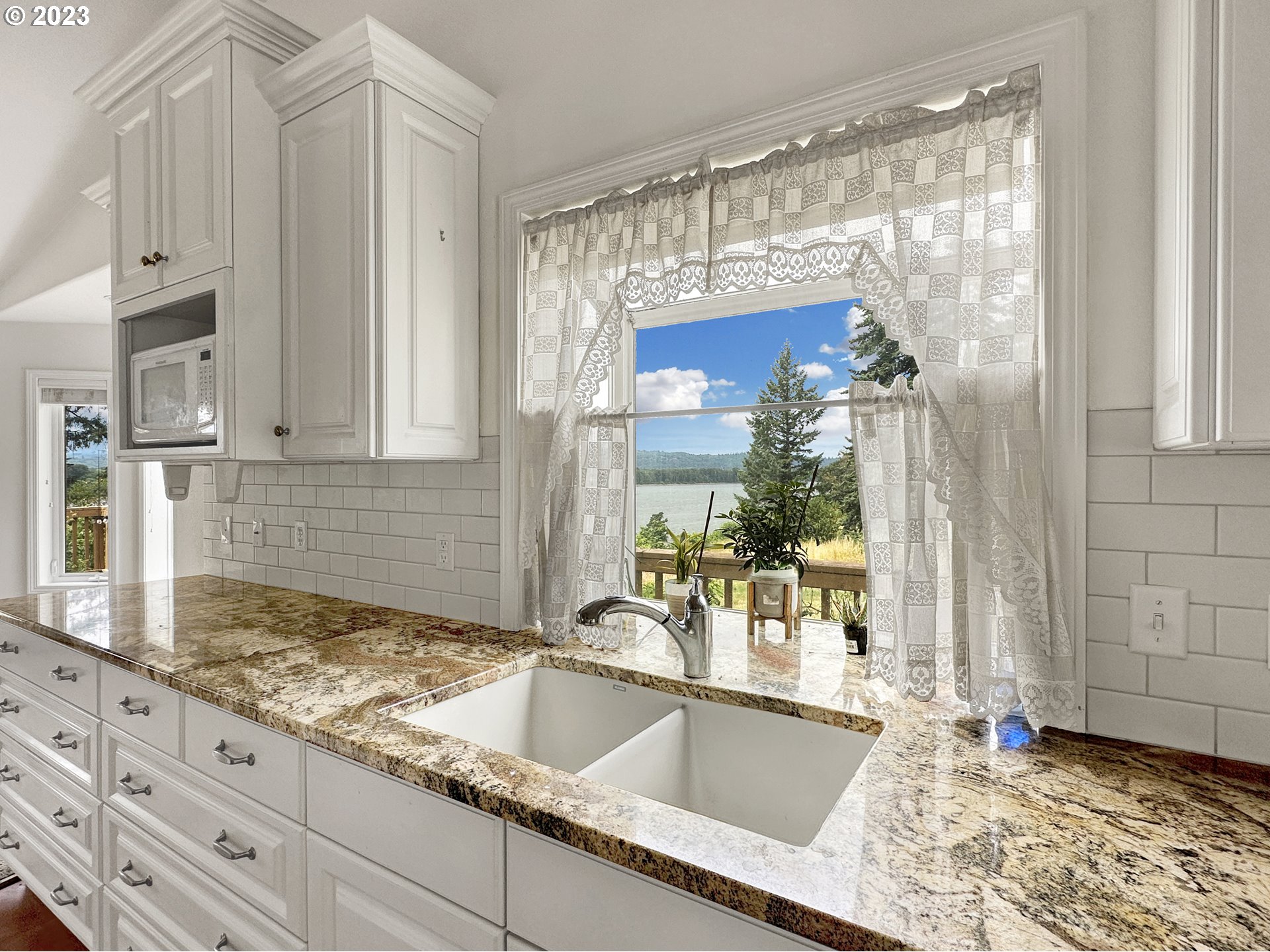 353 Dupont Road Kalama, WA 98625 - Photo 15 of 48 Kitchen