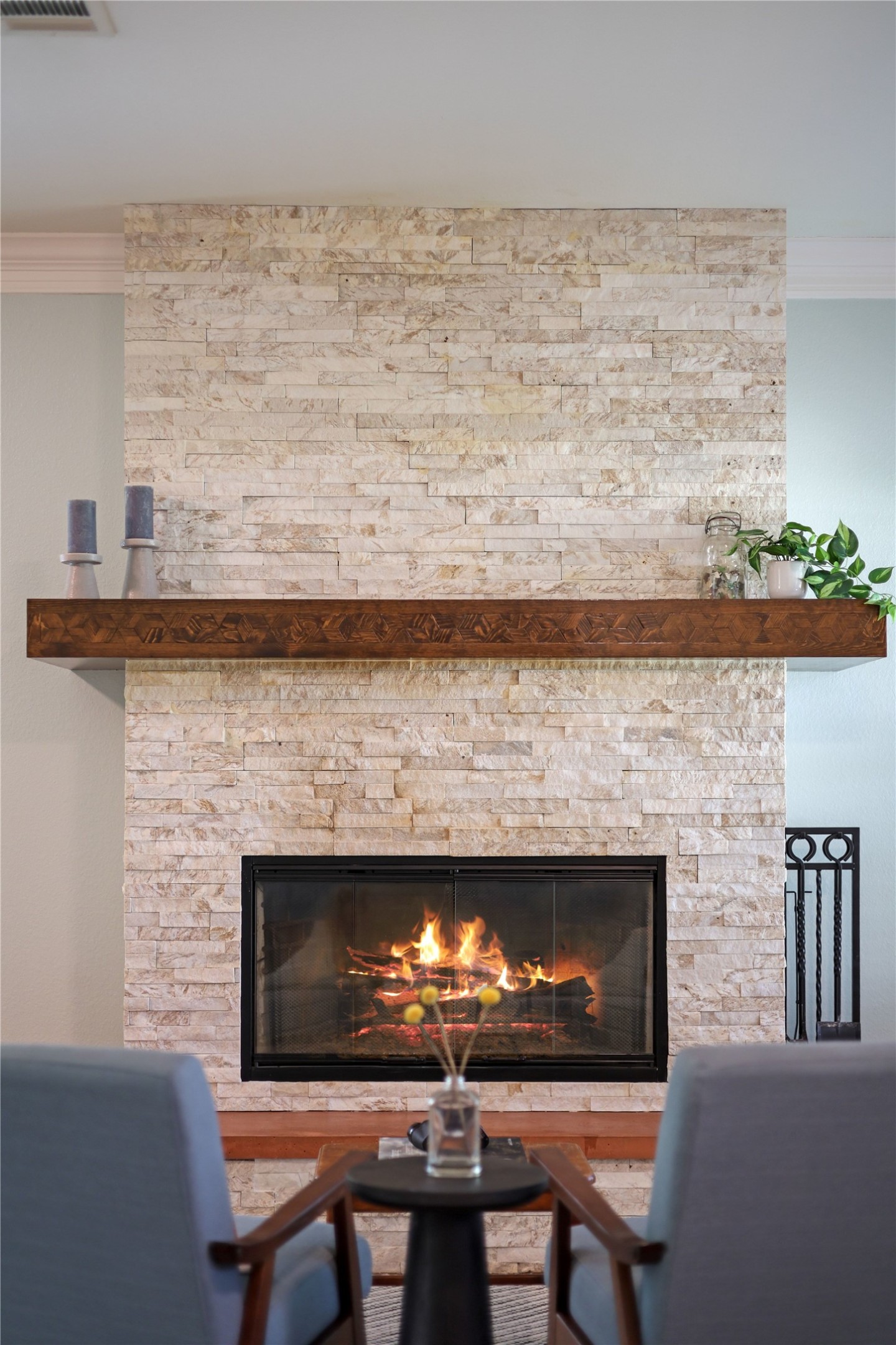 122 Avenida Brisa Fresca Road Kyle, TX 78640 - Photo 4 of 36 Custom wood burning fireplace