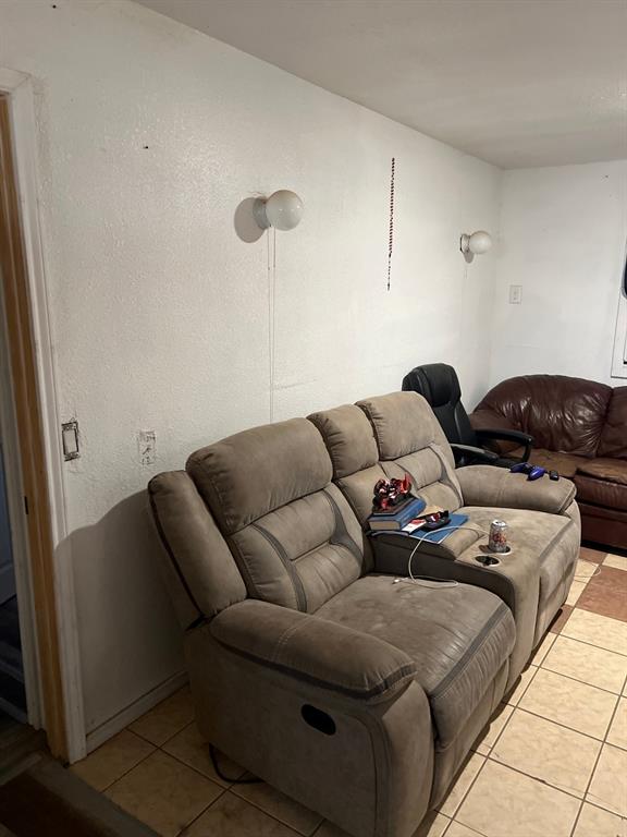 908 Fir Street Plainview, TX 79072 - Photo 12 of 25