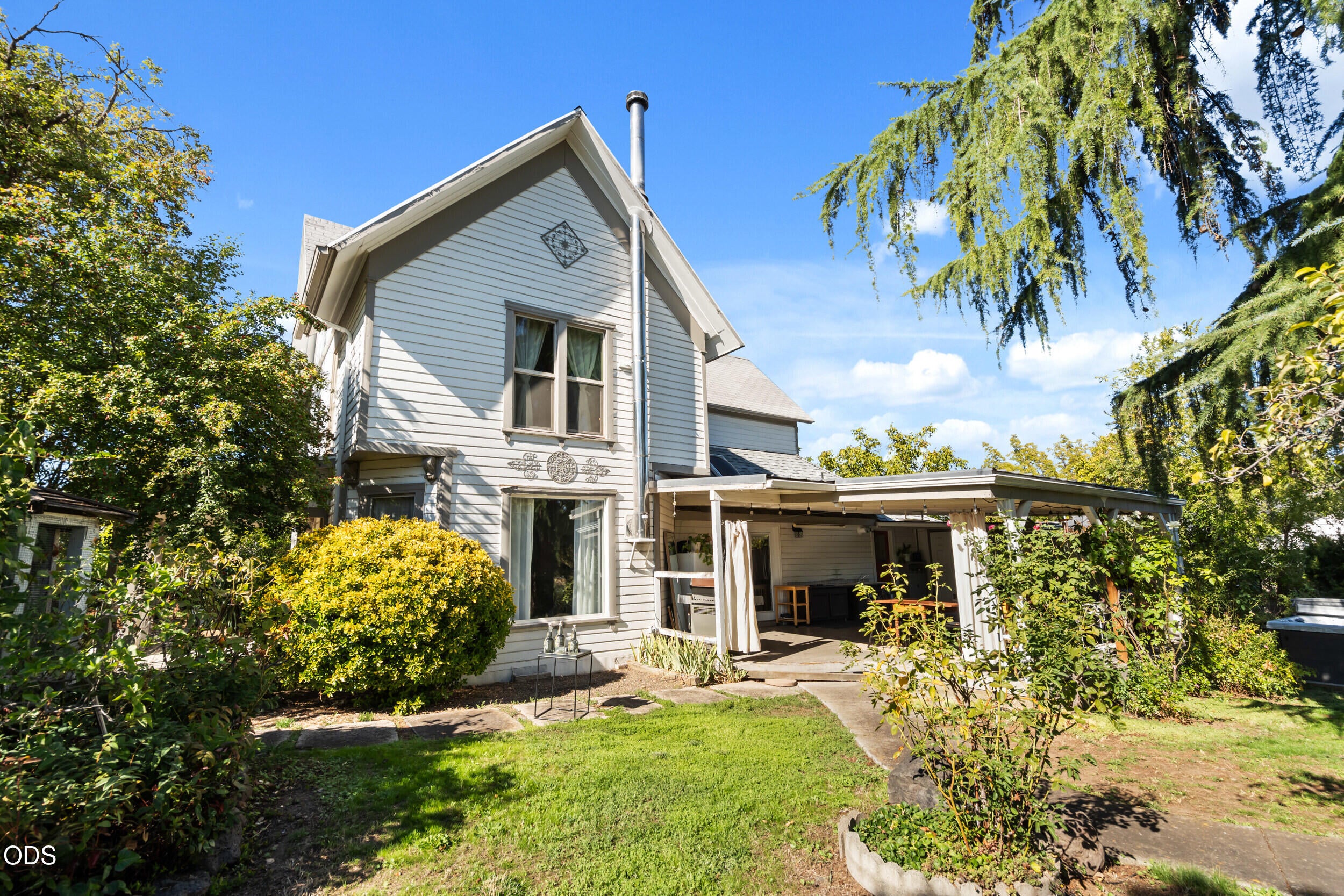 322 North 3rd Street Central Point, OR 97502 - Photo 1 of 76 Gallery Image 1
