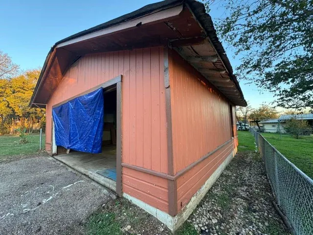 a view of walk in closet