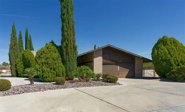 $459,900 | 15490 Mondamon Road, Apple Valley, CA 92307