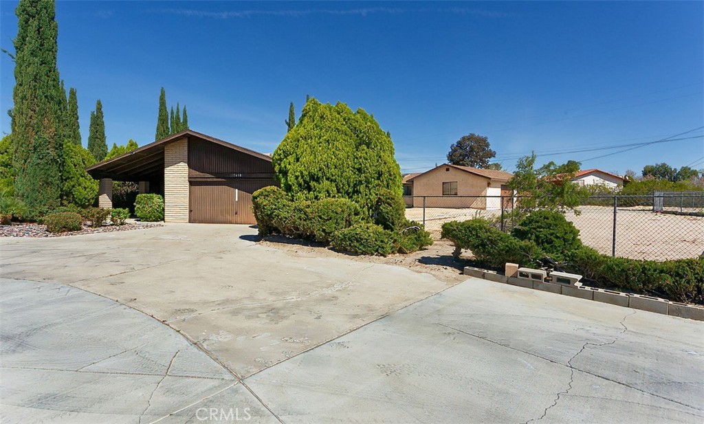 15490 Mondamon Road Apple Valley, CA 92307 - Photo 14 of 45