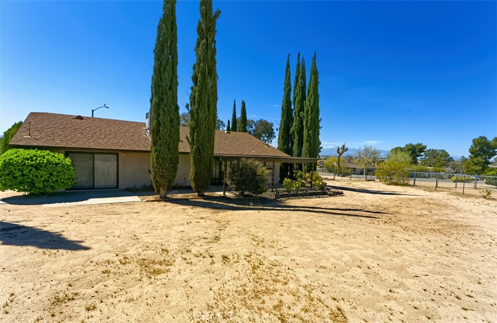 15490 Mondamon Road Apple Valley, CA 92307 - Photo 18 of 45