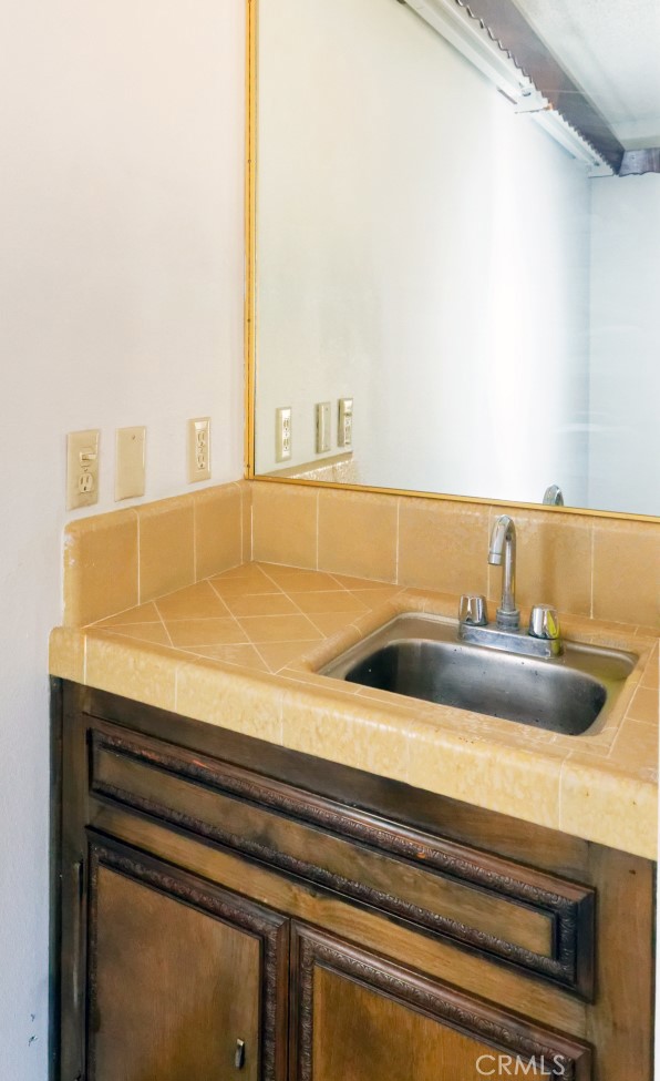 15490 Mondamon Road Apple Valley, CA 92307 - Photo 23 of 45