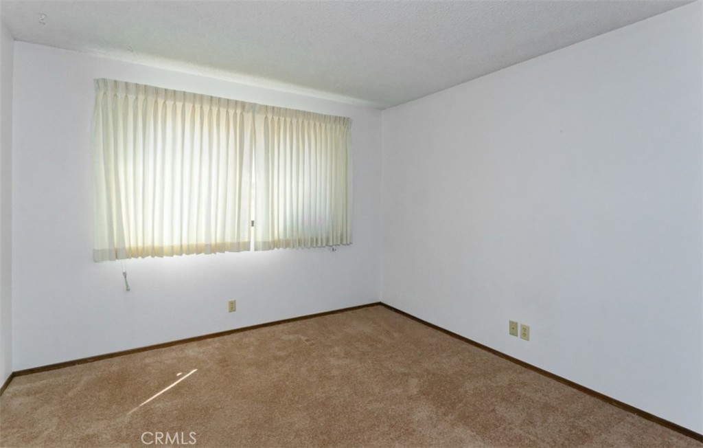 15490 Mondamon Road Apple Valley, CA 92307 - Photo 30 of 45