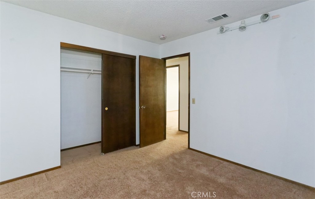 15490 Mondamon Road Apple Valley, CA 92307 - Photo 33 of 45