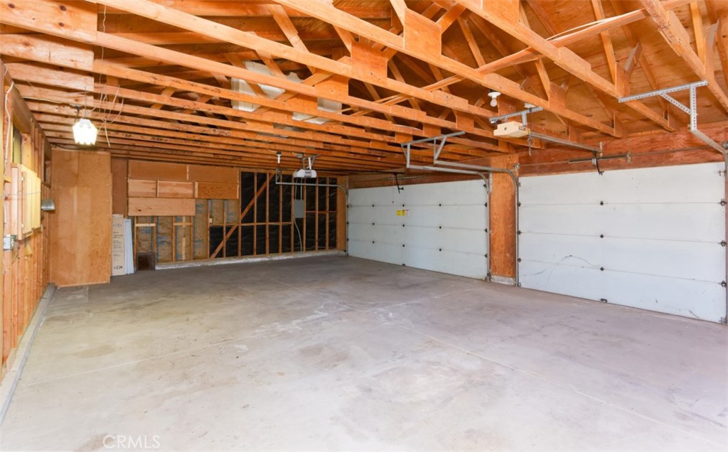 15490 Mondamon Road Apple Valley, CA 92307 - Photo 9 of 45