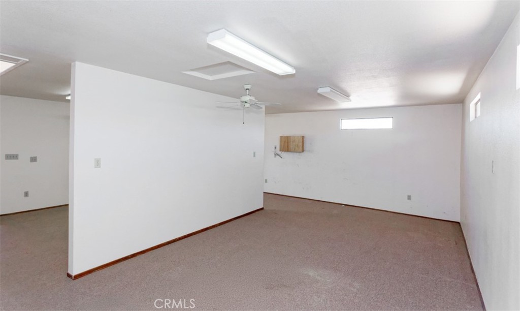 15490 Mondamon Road Apple Valley, CA 92307 - Photo 10 of 45