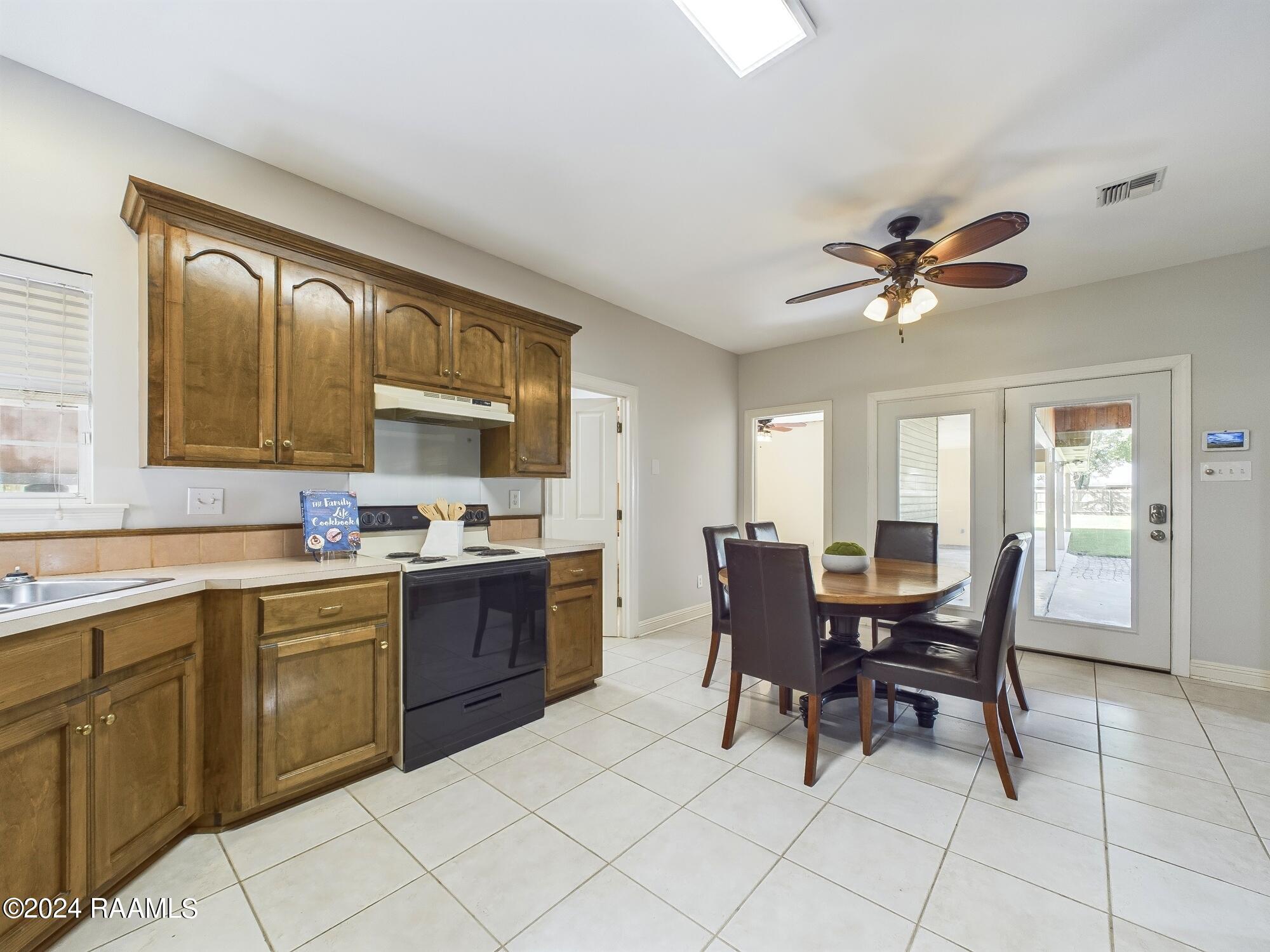 642 Bellevue Plantation Road Lafayette, LA 70503 - Photo 11 of 35 CAM02218G0-PR0067-STILL002