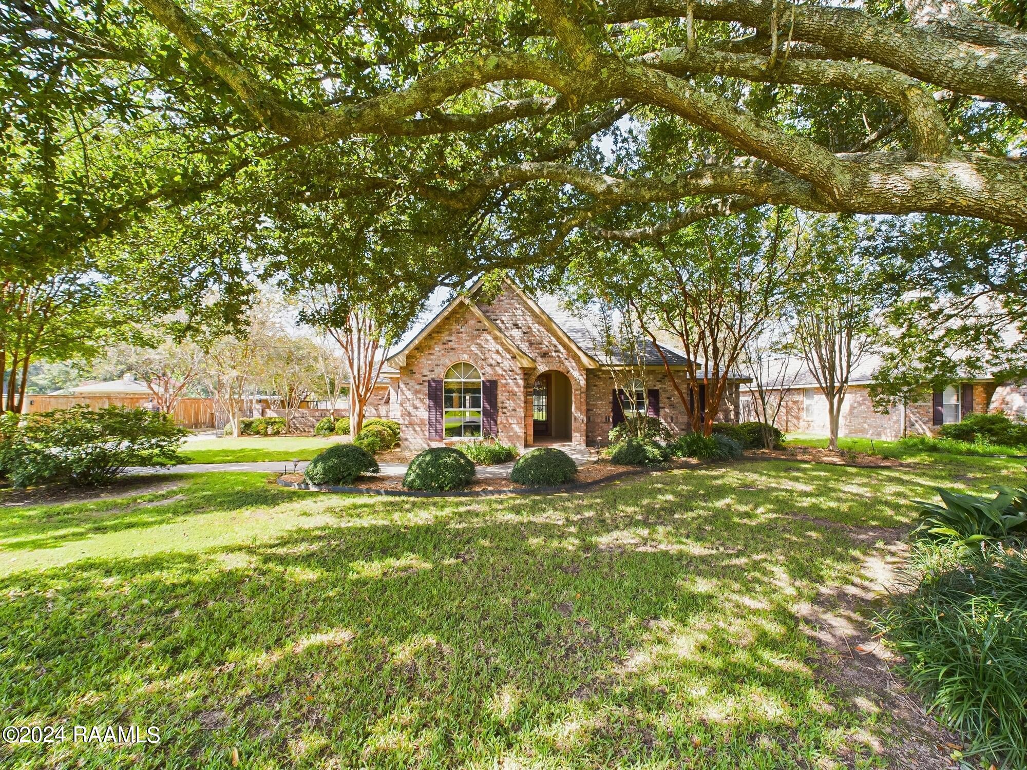 642 Bellevue Plantation Road Lafayette, LA 70503 - Photo 3 of 35 CAM02218G0-PR0067-STILL028