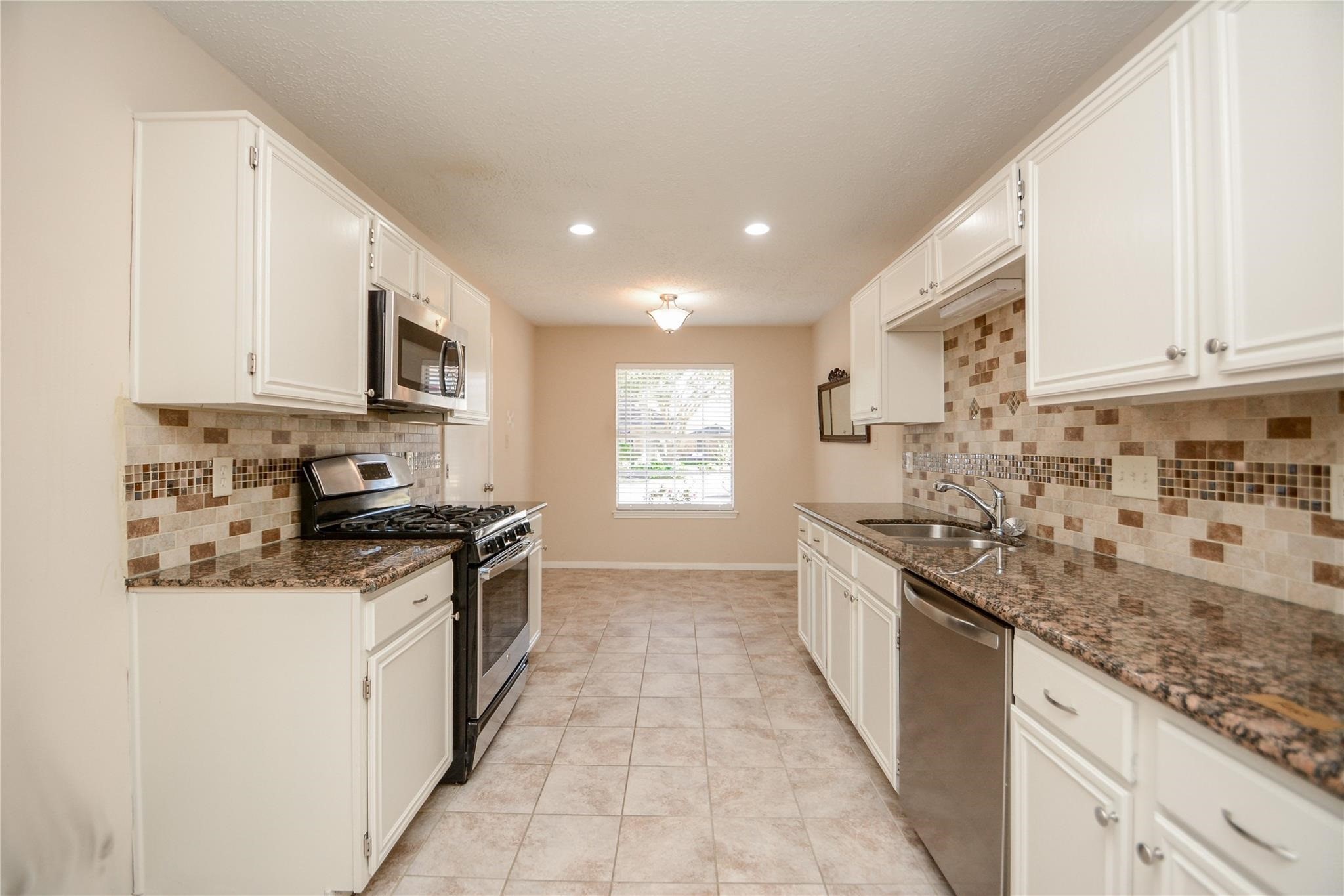 19635 Westbridge Lane Spring, TX 77379 - Photo 6 of 35