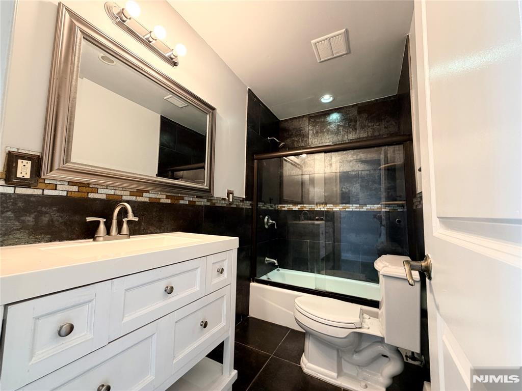 227 Washington Avenue Hackensack, NJ 07601 - Photo 24 of 33