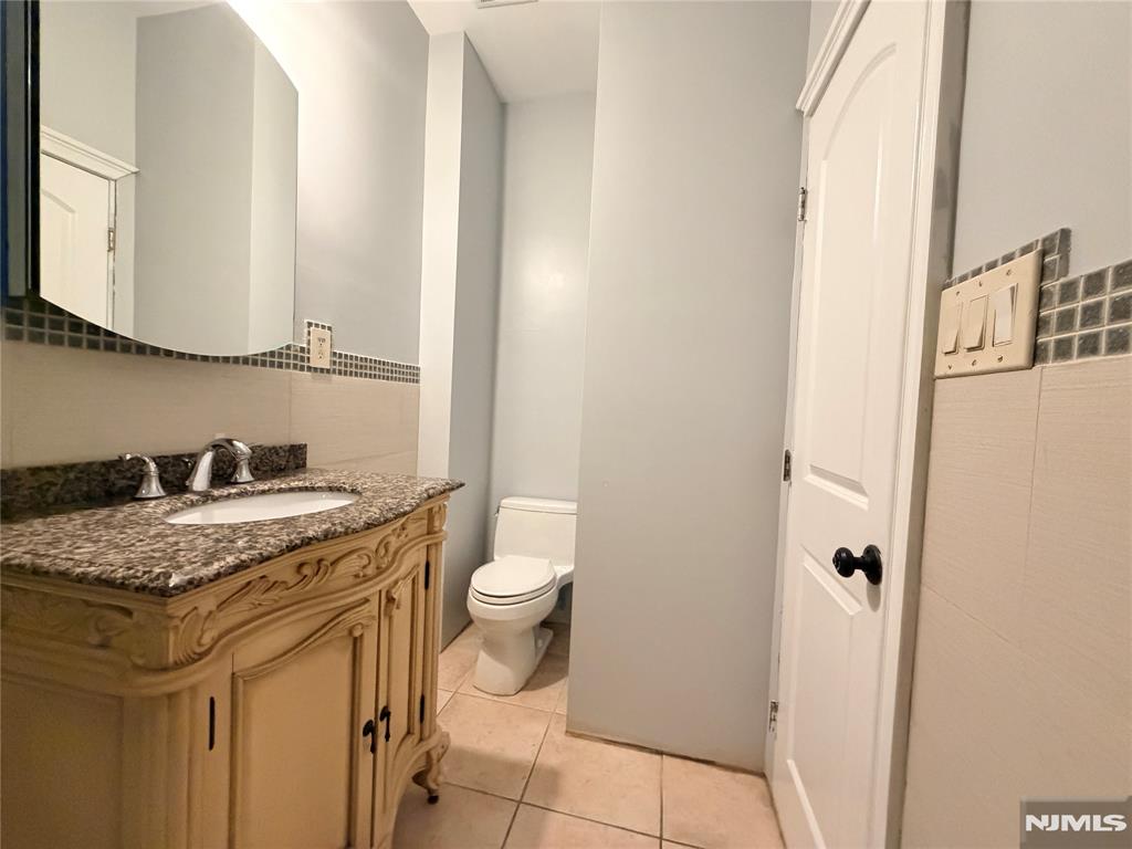 227 Washington Avenue Hackensack, NJ 07601 - Photo 30 of 33