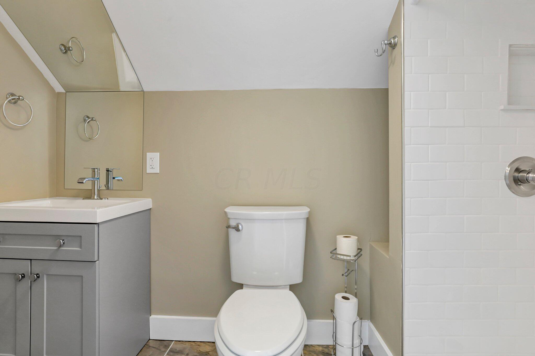 792 Exeter Road Whitehall, OH 43213 - Photo 23 of 38 26-web-or-mls-IMG_2728