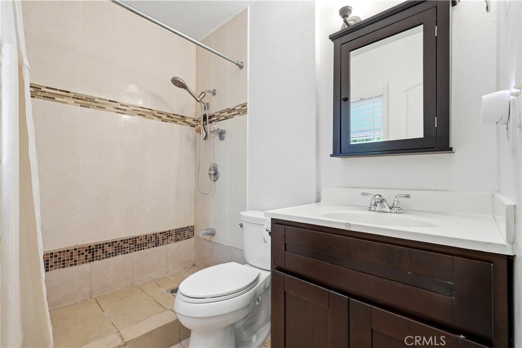 16436 Virginia Paramount, CA 90723 - Photo 15 of 26