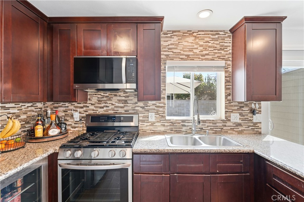 16436 Virginia Paramount, CA 90723 - Photo 9 of 26