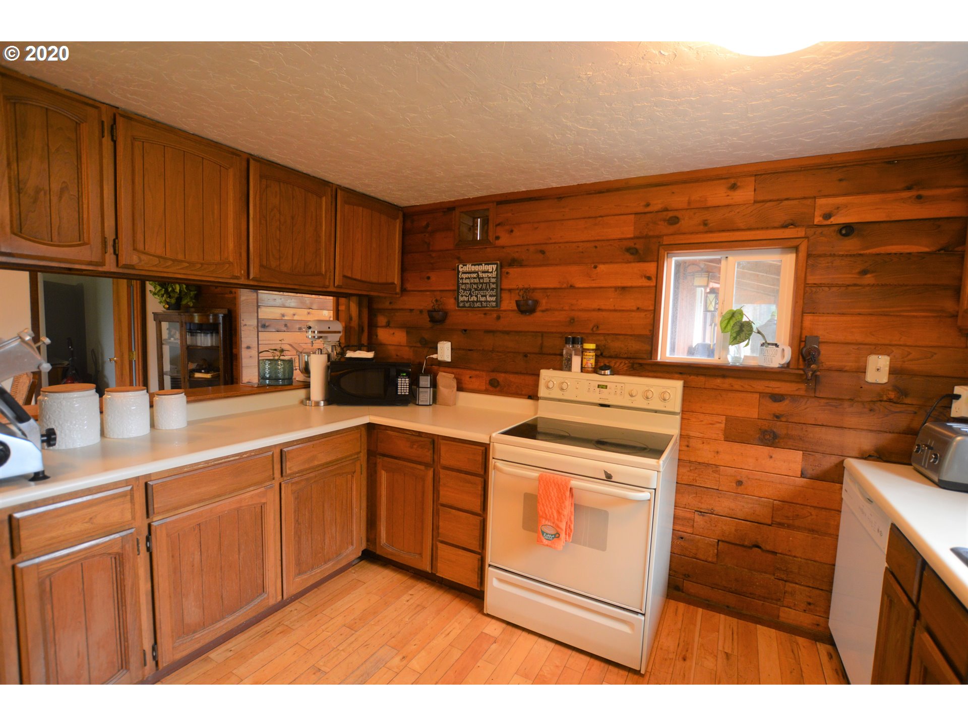 93104 Labeck Road Astoria, OR 97103 - Photo 14 of 32 Gallery Image 14