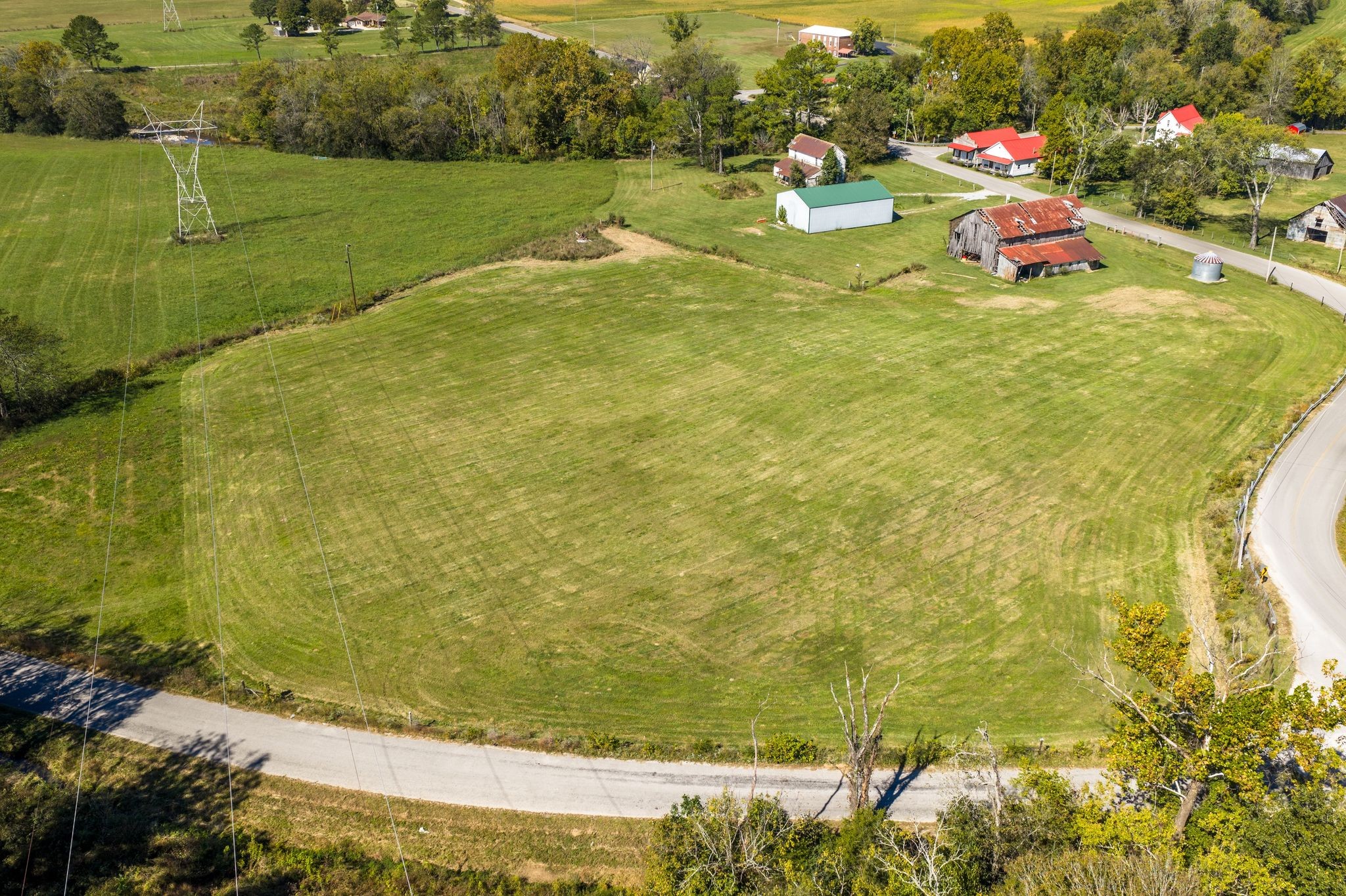 3523 Water Valley Road Williamsport, TN 38487 - Photo 17 of 22 a bathroom with a sink mirror and bathtub