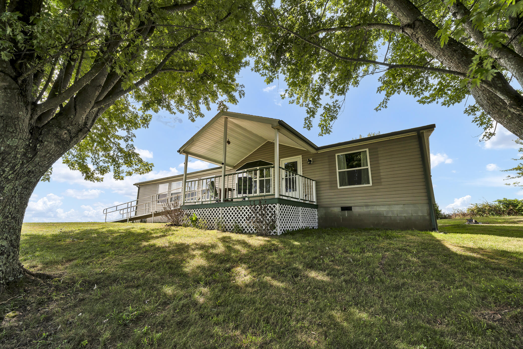 1055 Rosedale Road Morehead, KY 40351 - Photo 2 of 43 A7409467