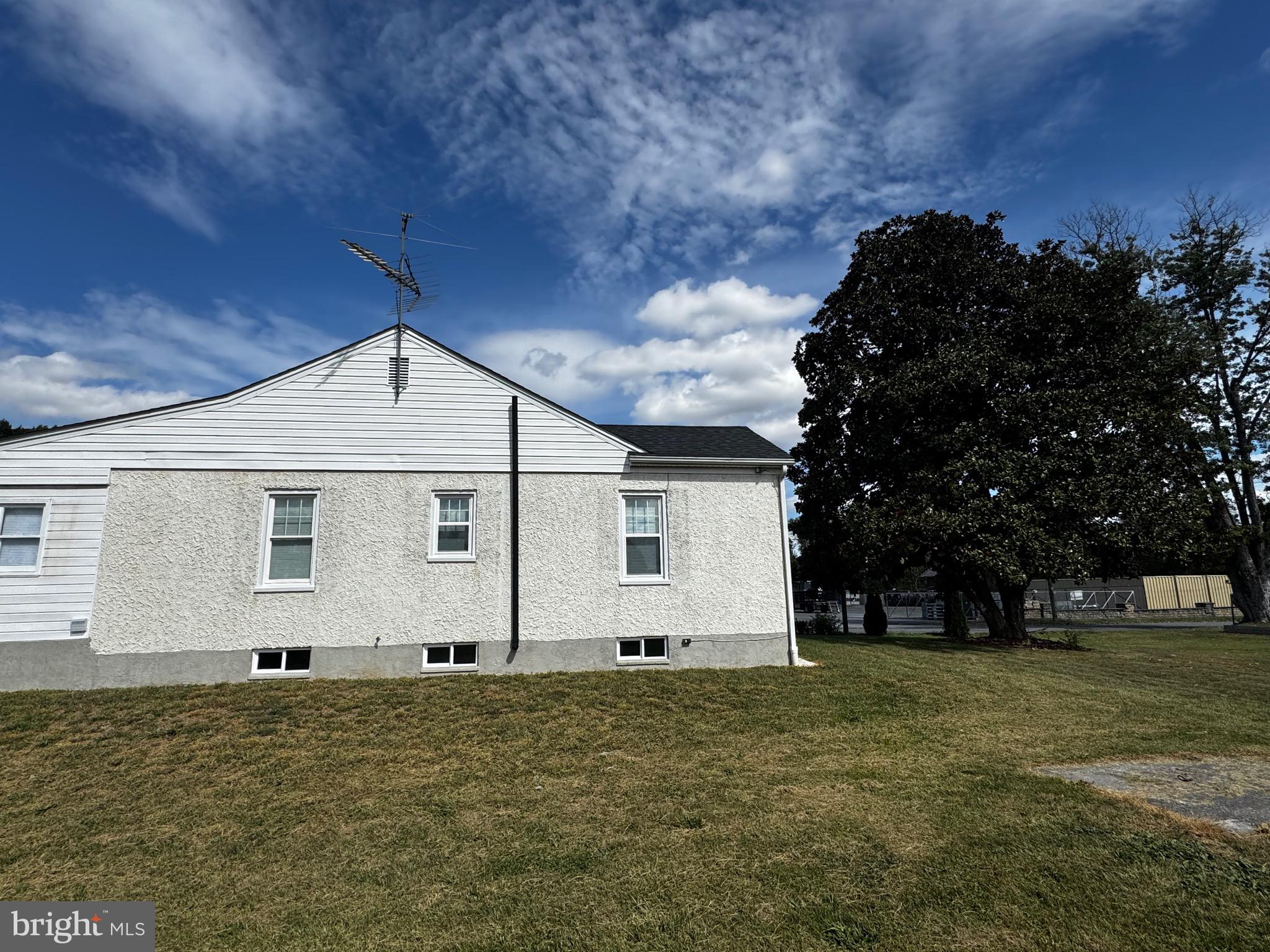 121 Center Street Mount Jackson, VA 22842 - Photo 7 of 46 a house view with a backyard space