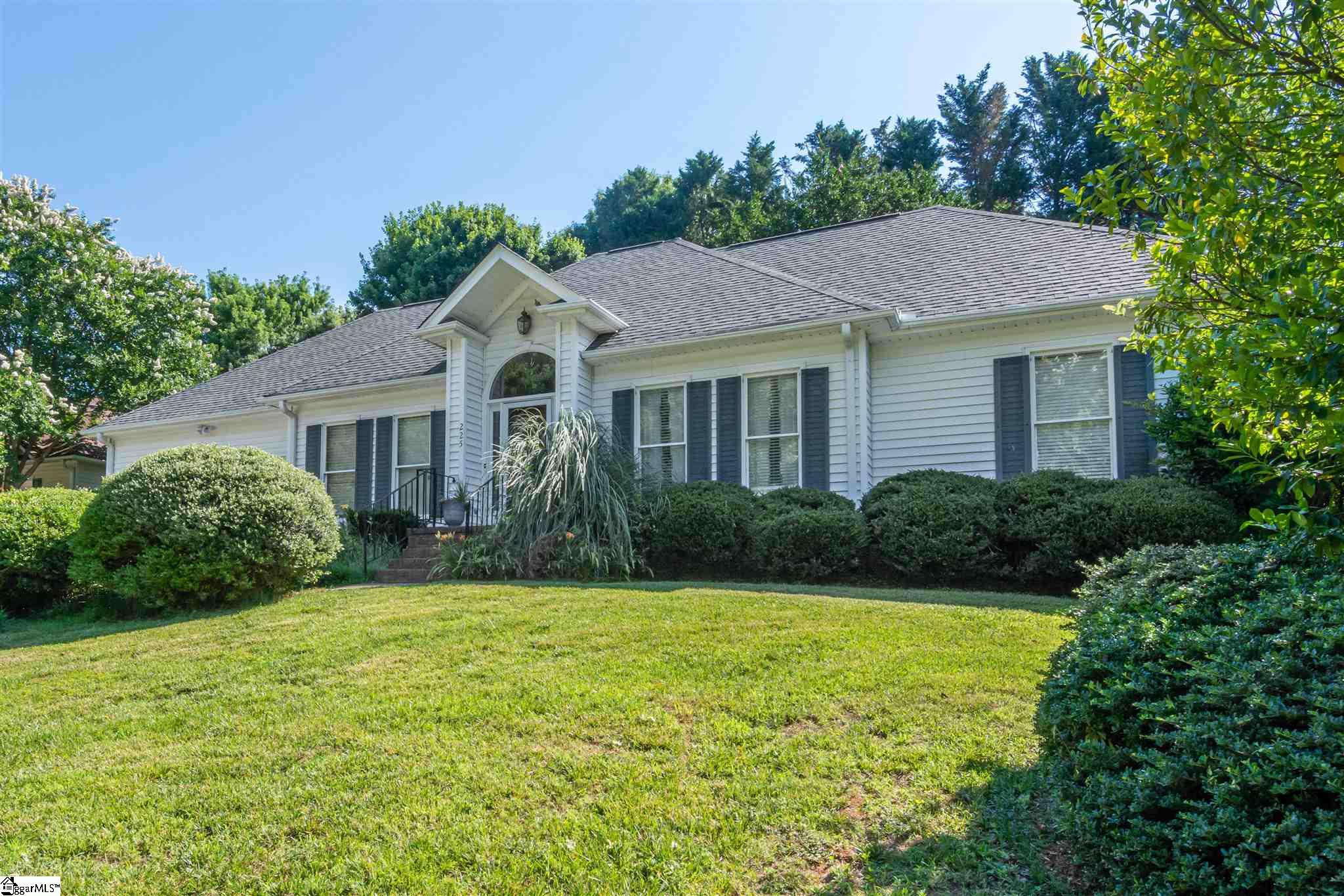 225 Hardwood Road Greenville, SC 29607 - Photo 2 of 16 Gallery Image 2