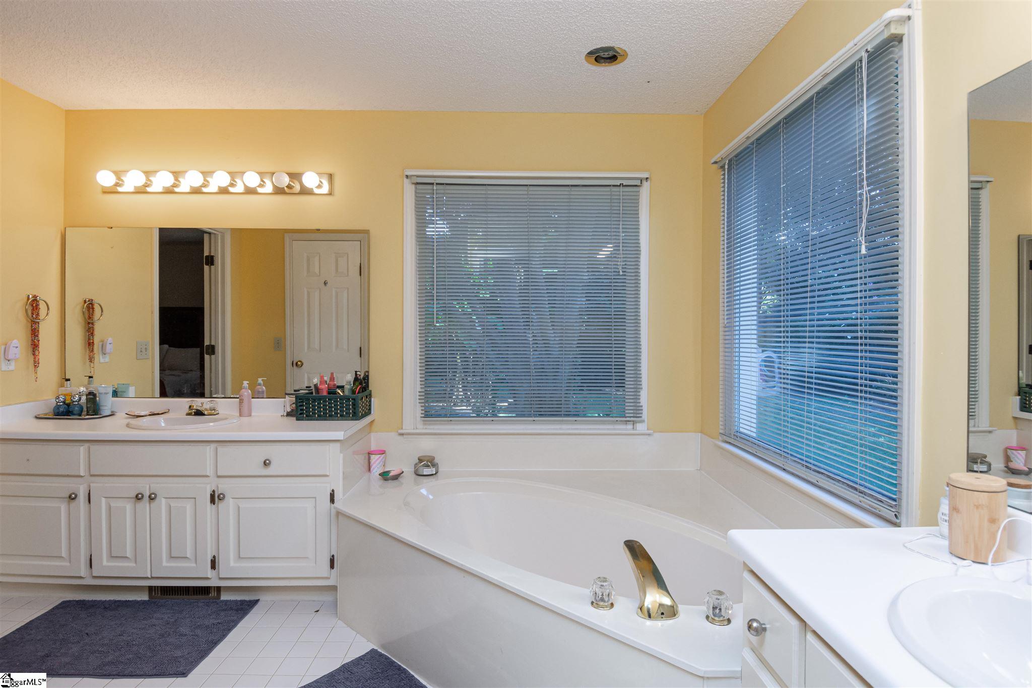 225 Hardwood Road Greenville, SC 29607 - Photo 11 of 16 Gallery Image 11