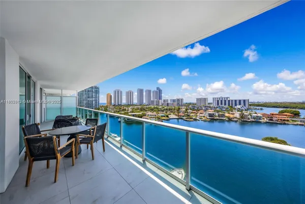 $6,200 | 400 Sunny Isle, Unit 1106, Sunny Isles Beach, FL 33160
