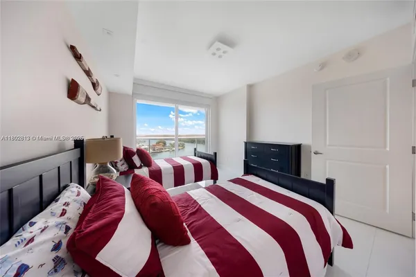 $6,200 | 400 Sunny Isle, Unit 1106, Sunny Isles Beach, FL 33160